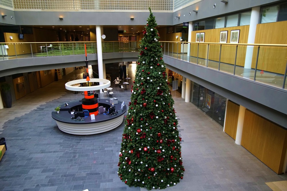 Reuze kerstboom in het atrium (2015)
