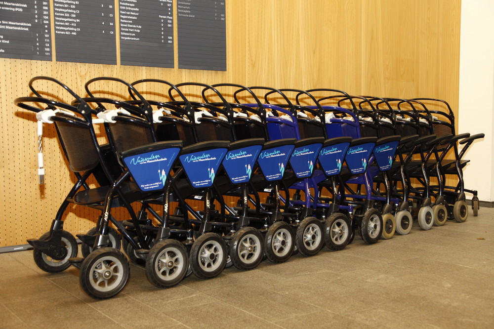 Transportstoelen in het atrium