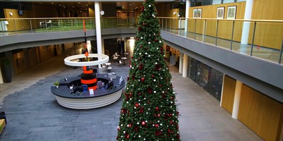 Reuze kerstboom in het atrium (2018)