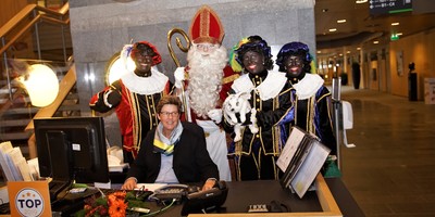 Sinterklaas en Pieten op bezoek   