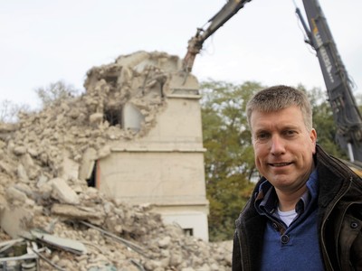 Wiljan bij de sloop van het oude Maasziekenhuis