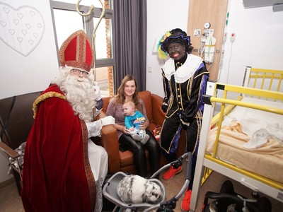 Sinterklaas en Pieten op bezoek   