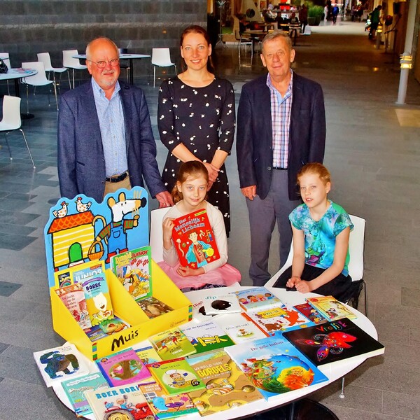 Lisa met onze penningmeester en Jacques Cuppen van de cliëntenraad