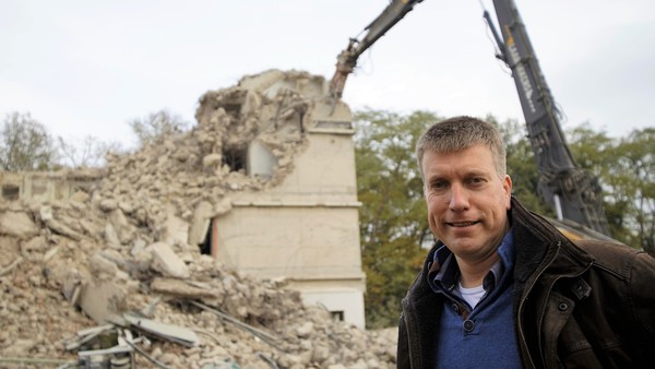 Wiljan bij de sloop van het oude Maasziekenhuis